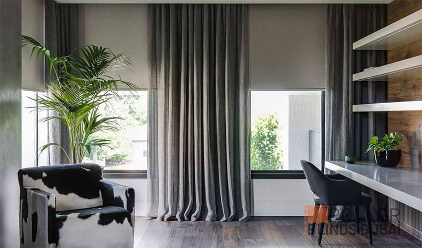 Blinds Combine With Curtains
